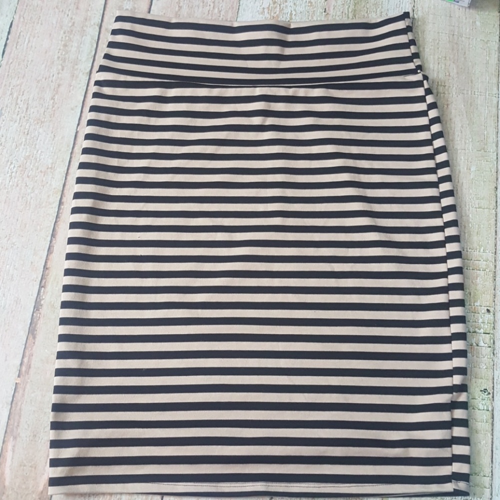 🌟🌟Tan and Black Striped Cassie Skirt 🌟🌟